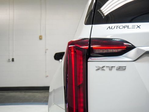 Used 2022 Cadillac XT6 Premium Luxury w/ Technology Package FWD image 28