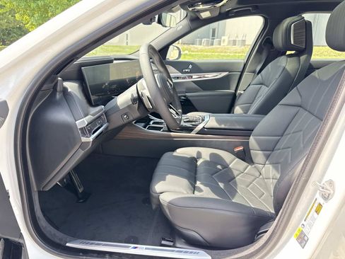 New 2026 BMW i7 xDrive60 AWD/4WD image 14