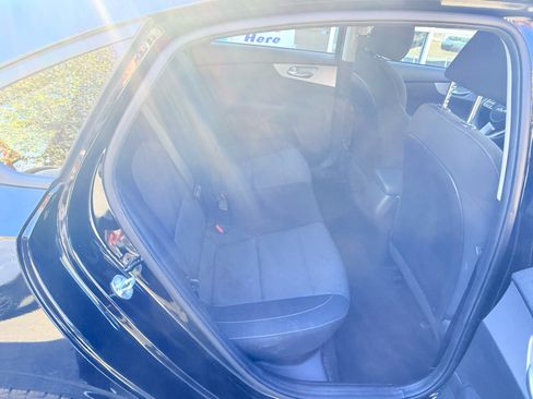 Used 2023 Kia Forte LXS image 31