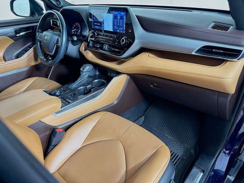 Used 2022 Toyota Highlander Platinum image 30