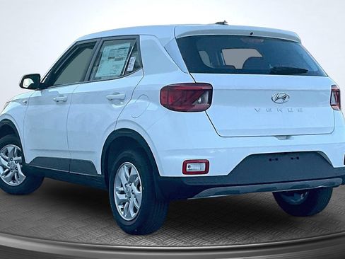 New 2026 Hyundai Venue SE FWD image 4