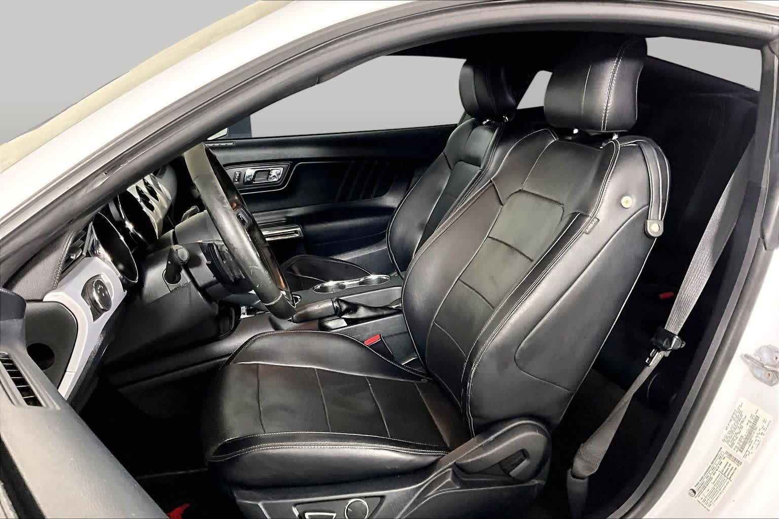 Used 2015 Ford Mustang Premium RWD image 7
