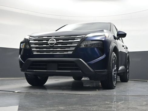 Used 2025 Nissan Rogue SV FWD image 47