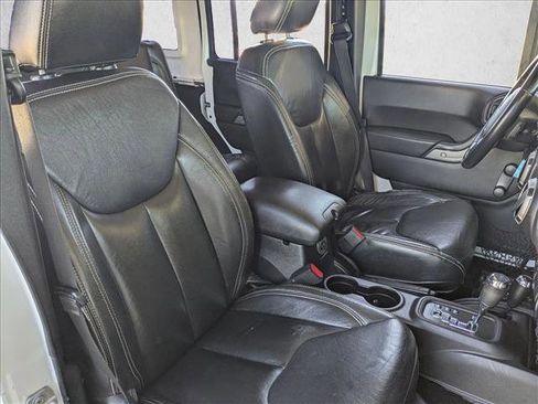 Used 2016 Jeep Wrangler Unlimited Sport w/ Connectivity Group image 18