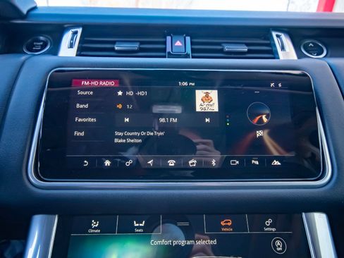 Used 2020 Land Rover Range Rover Sport HSE image 19