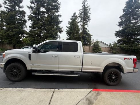 Used 2017 Ford F350 Lariat w/ Lariat Ultimate Package AWD/4WD image 2