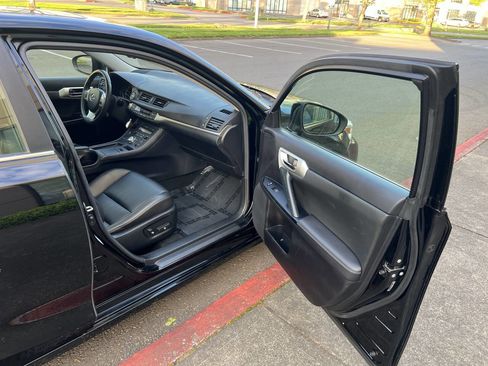 Used 2013 Lexus CT 200h w/ Seat Comfort Pkg image 9