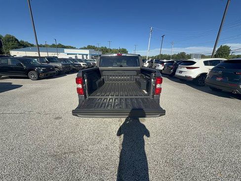 New 2026 Ford Maverick XLT w/ Equipment Group 301A AWD/4WD image 4