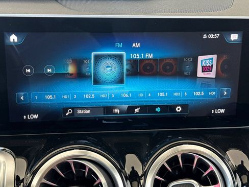 Used 2021 Mercedes-Benz GLB 250 image 19