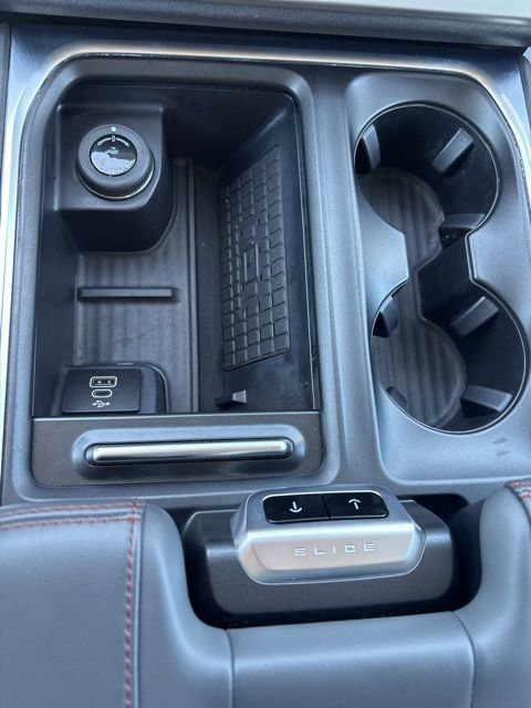 Used 2025 Ford Expedition Active AWD/4WD image 19