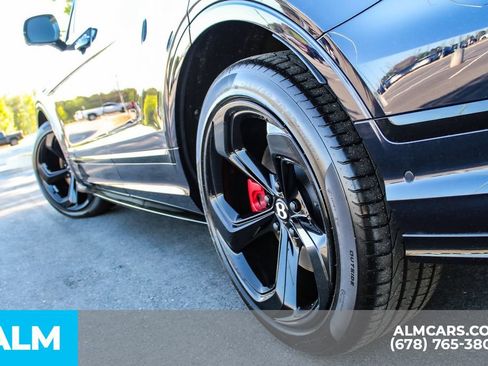 Used 2024 Bentley Bentayga AWD/4WD image 14
