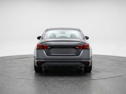 Used 2025 Nissan Altima 2.5 SV FWD image 7