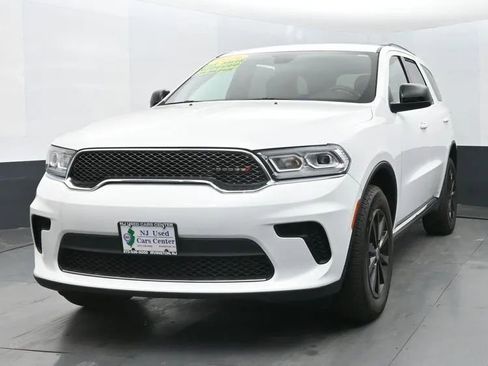 Used 2024 Dodge Durango SXT image 1