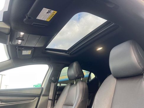 Used 2023 MAZDA MAZDA3 Hatchback w/Premium Plus Pkg image 16