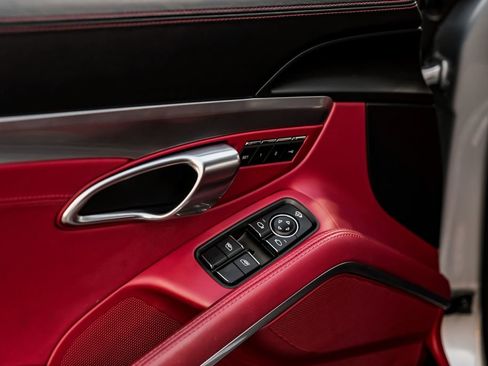 Used 2022 Porsche 718 Cayman image 44