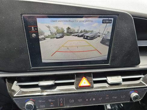 Used 2025 Kia Niro LX FWD image 26