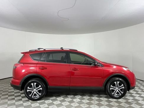 Used 2016 Toyota RAV4 LE FWD image 4
