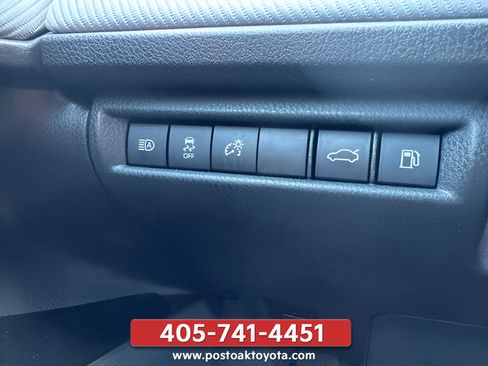 Used 2025 Toyota Camry SE FWD image 32