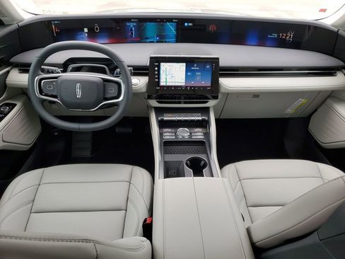 New 2026 Lincoln Nautilus Premier AWD/4WD image 14