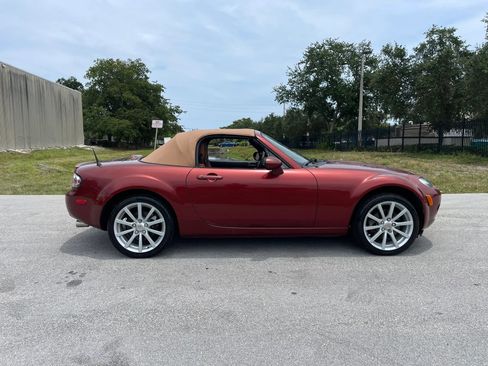 Used 2007 MAZDA MX-5 Miata Grand Touring w/ Premium Pkg RWD image 9