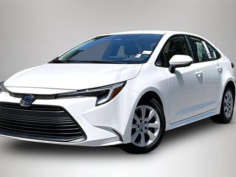 Used 2024 Toyota Corolla LE FWD image 1