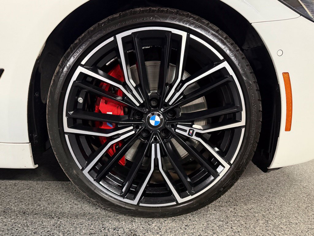 Used 2023 BMW M550i xDrive w/ Executive Package AWD/4WD image 5