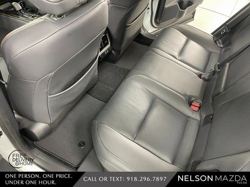 Used 2025 Toyota Crown Signia w/ Advanced Technology Package image 40