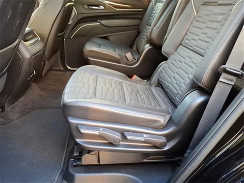 Certified 2023 Cadillac Escalade Premium Luxury Platinum image 22