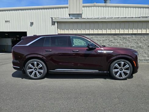 New 2025 Cadillac Escalade IQ Luxury 2 image 9