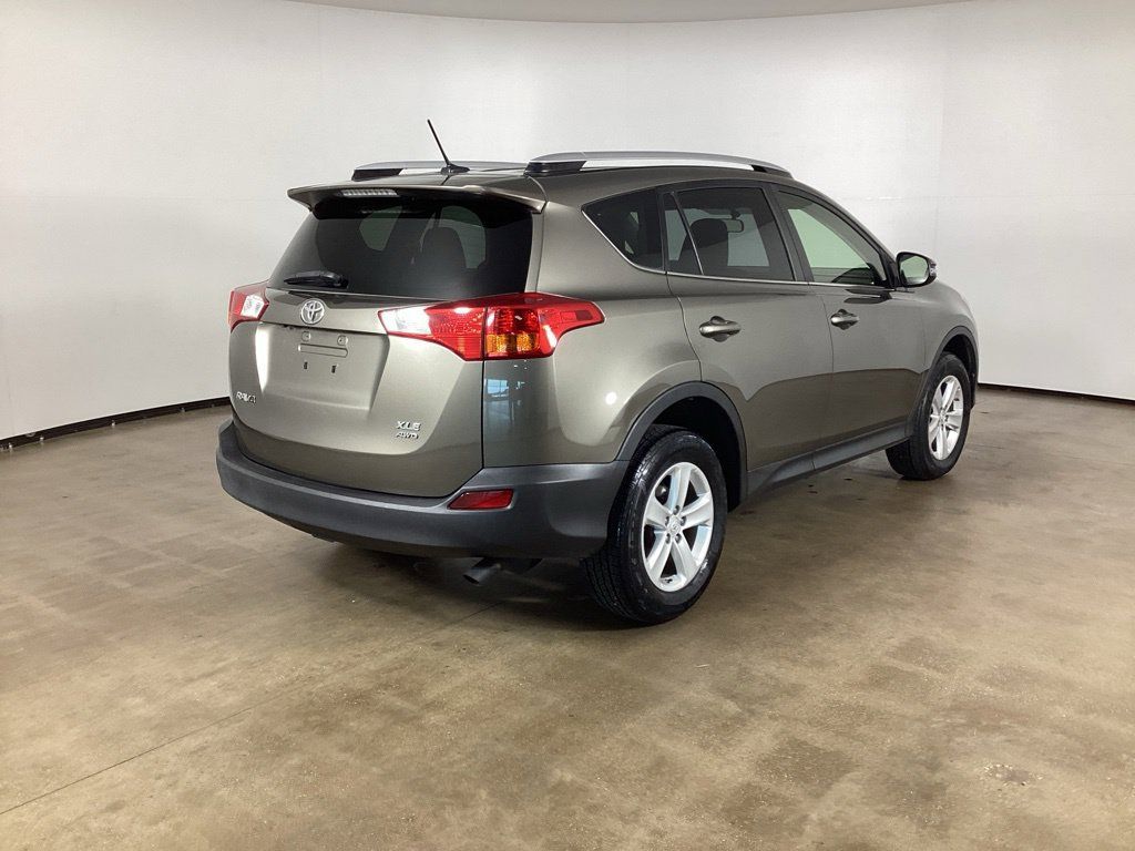 Used 2014 Toyota RAV4 XLE AWD/4WD image 5