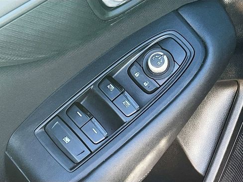 Used 2024 Subaru Outback Premium image 17