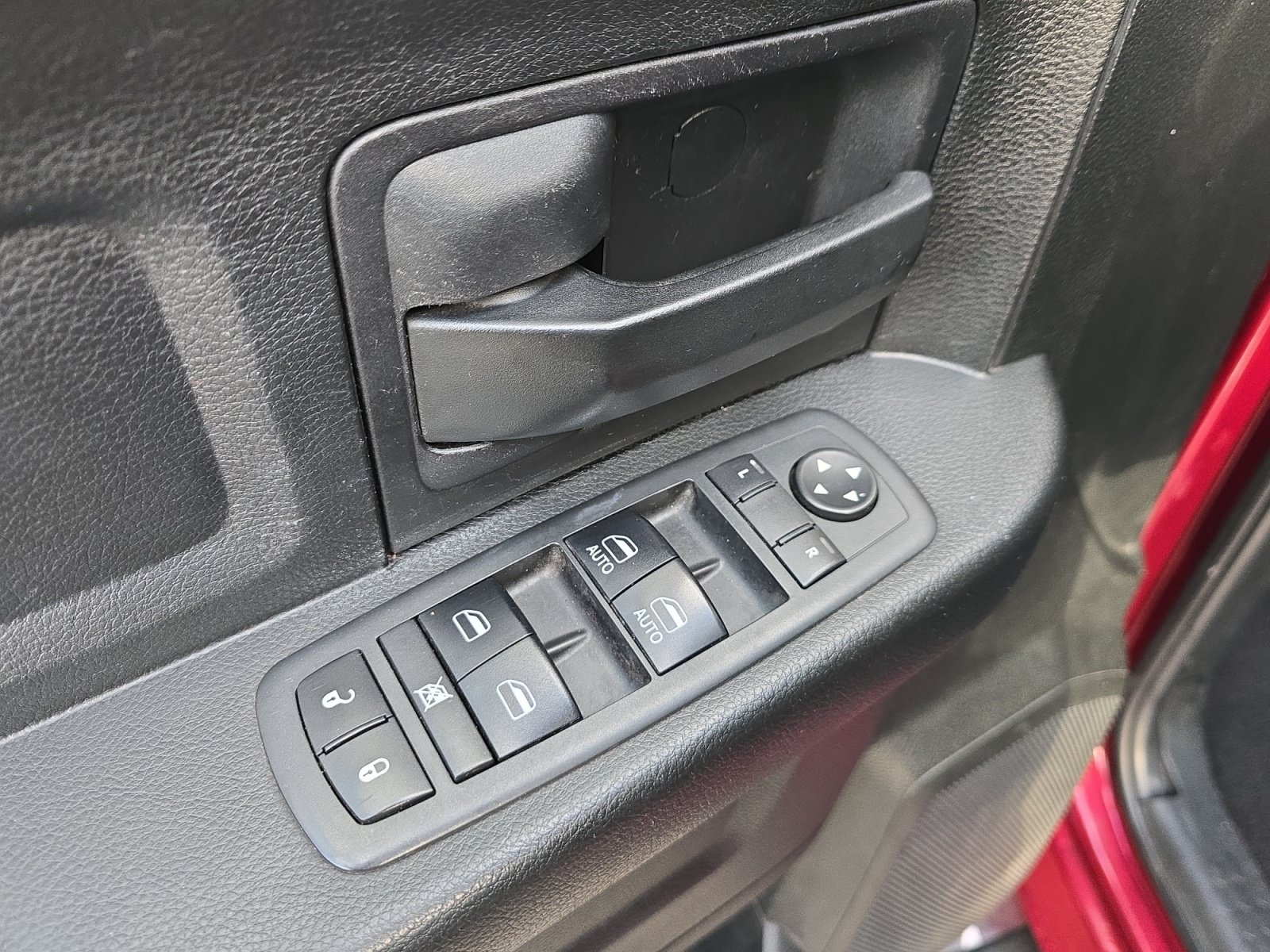 Used 2018 RAM 1500 Express w/ Express Value Package AWD/4WD image 23