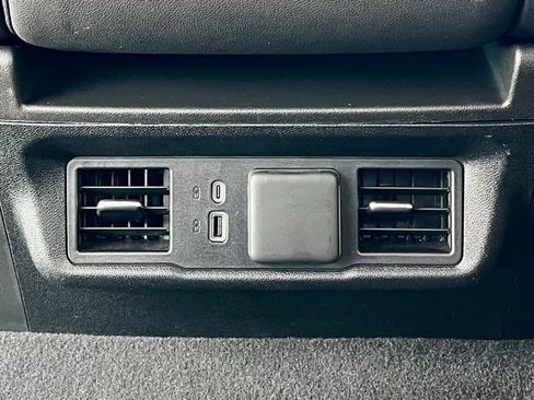 Used 2025 GMC Sierra 1500 SLT image 32