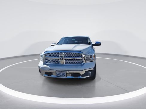 Used 2018 RAM 1500 Laramie w/ Convenience Group AWD/4WD image 6