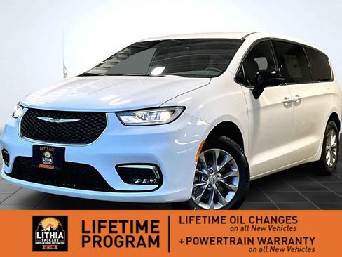 New 2026 Chrysler Pacifica Select image 1