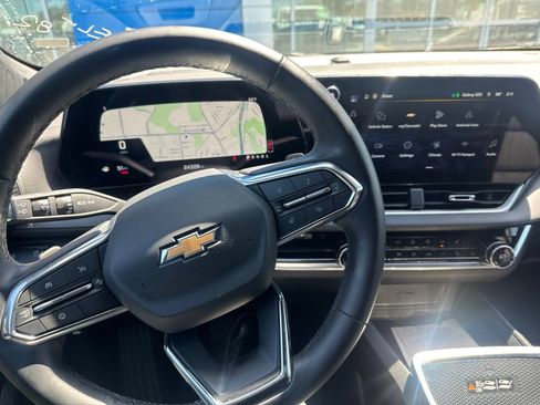 Used 2026 Chevrolet Equinox LT w/ Convenience Package II FWD image 5