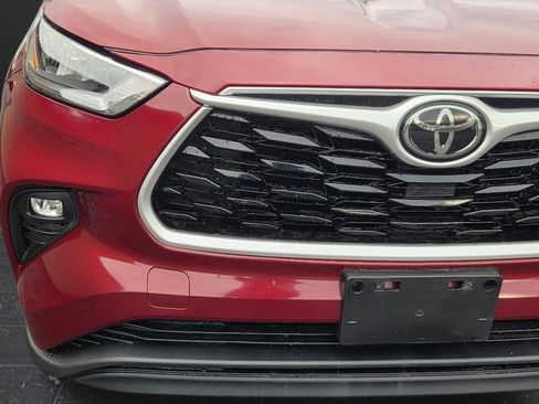 Used 2020 Toyota Highlander XLE image 21