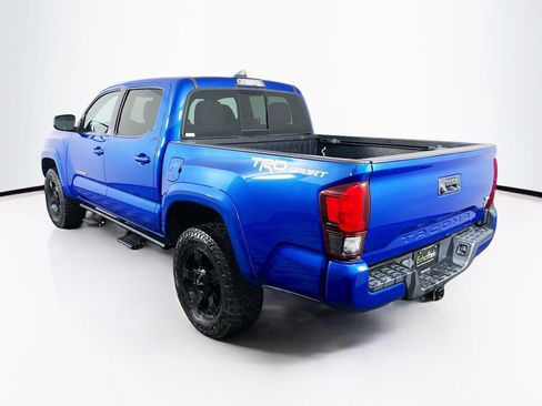 Used 2018 Toyota Tacoma TRD Sport image 5