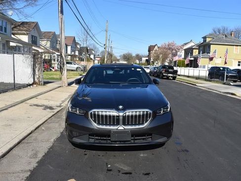 Used 2025 BMW 530i RWD image 3