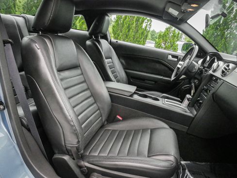 Used 2006 Ford Mustang GT Premium RWD image 30