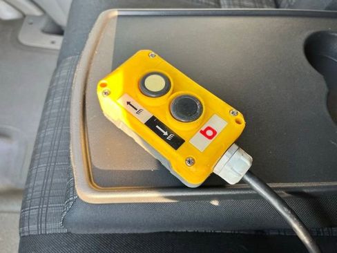 Used 2017 Mercedes-Benz Sprinter 3500 image 7