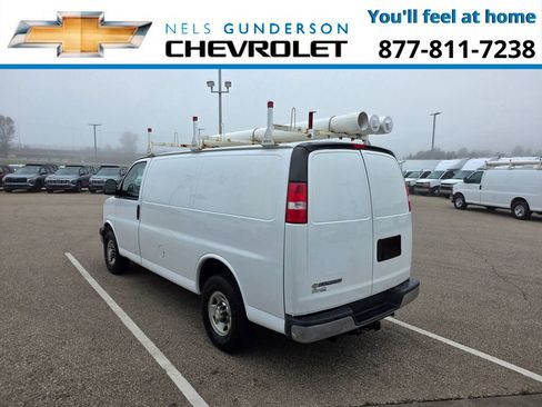 Used 2017 Chevrolet Express 3500 Work Van image 4
