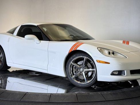 Used 2011 Chevrolet Corvette Coupe w/ Preferred Equipment Group RWD image 30
