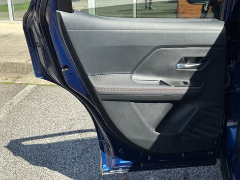 Used 2025 Nissan Kicks SR FWD image 36