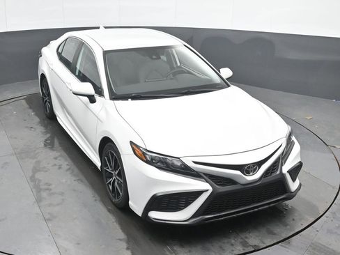 Used 2021 Toyota Camry SE w/ Carpet Mat Package (TMS) image 35