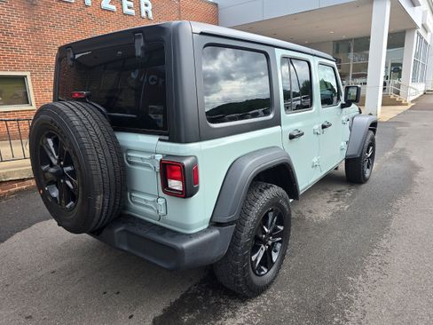 Used 2023 Jeep Wrangler Unlimited Sport AWD/4WD image 7