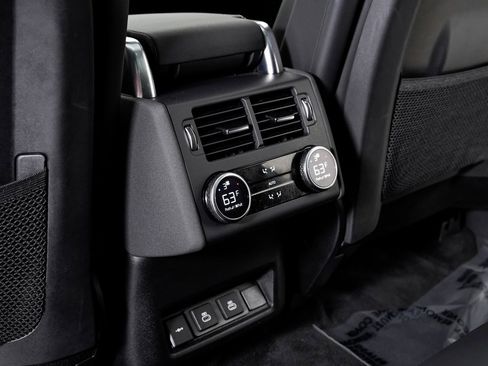 Used 2023 Land Rover Discovery S R-Dynamic image 23