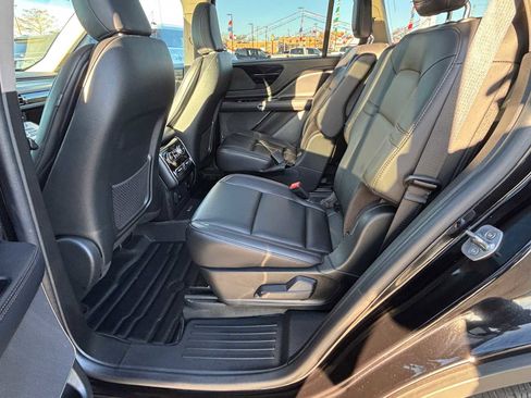 Used 2023 Lincoln Aviator AWD w/ Premium Package image 22