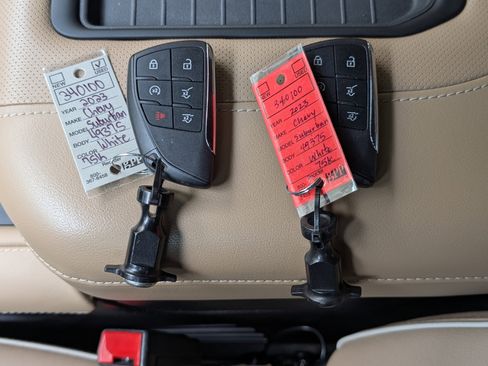 Used 2023 Chevrolet Suburban Premier image 39