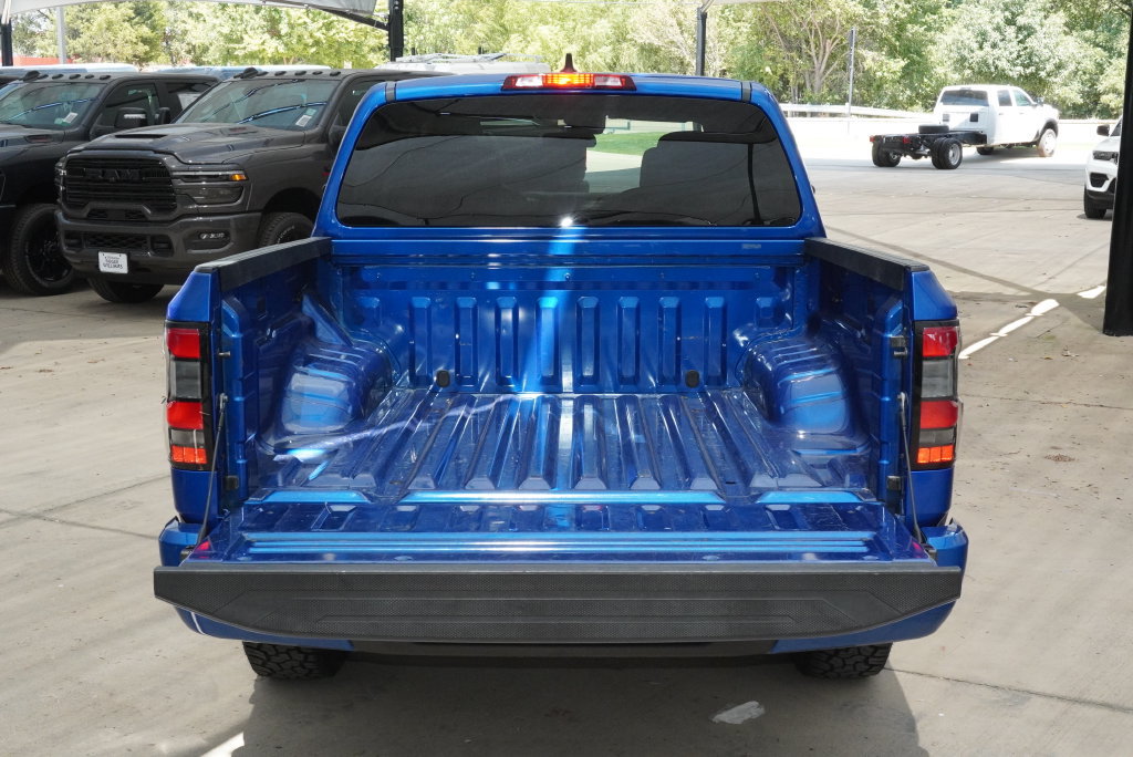 Used 2024 Nissan Frontier SV RWD image 31
